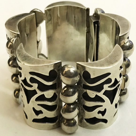 MEXICO Sterling Silver Mask Shadow Box Bracelet - Picture 3 of 9